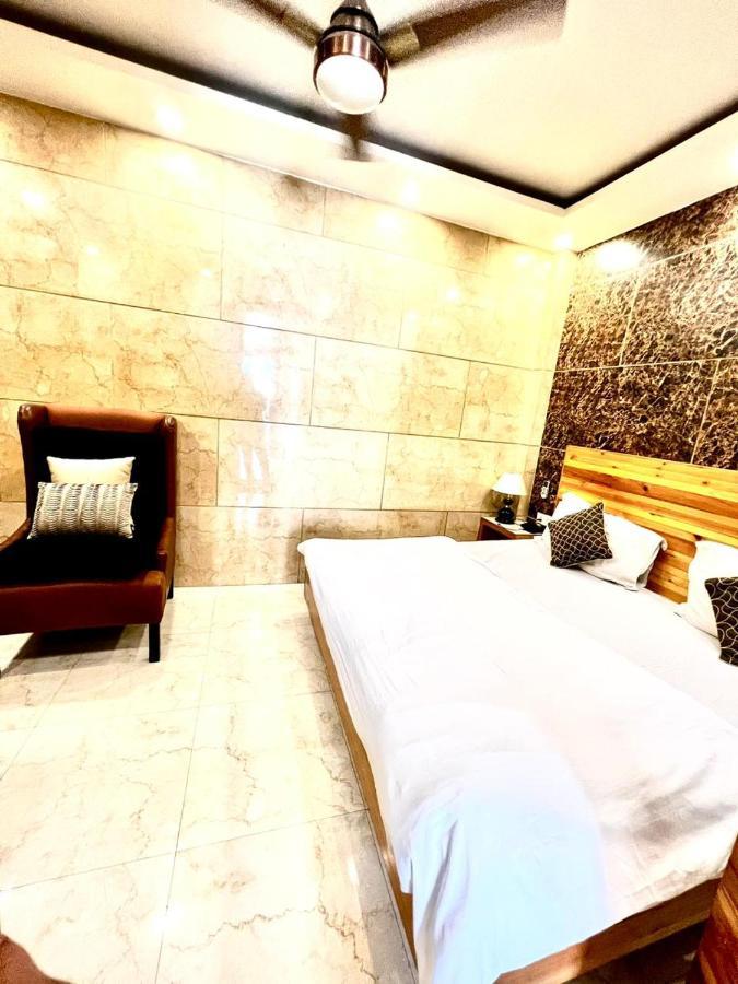 Divine Studios Rajouri Garden New Delhi Eksteriør bilde