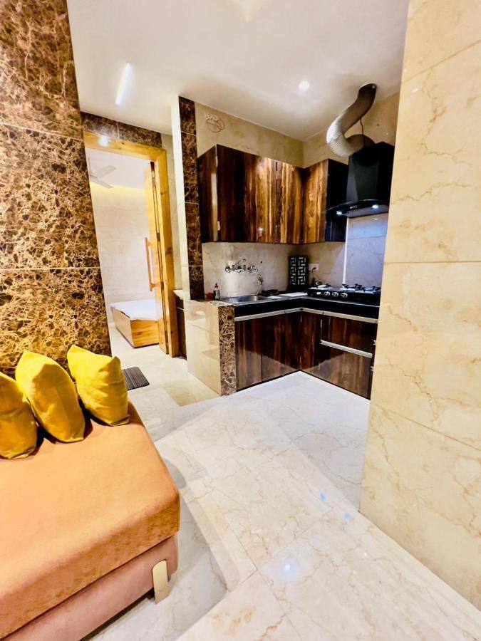 Divine Studios Rajouri Garden New Delhi Eksteriør bilde