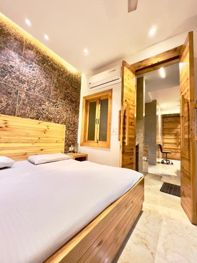 Divine Studios Rajouri Garden New Delhi Eksteriør bilde