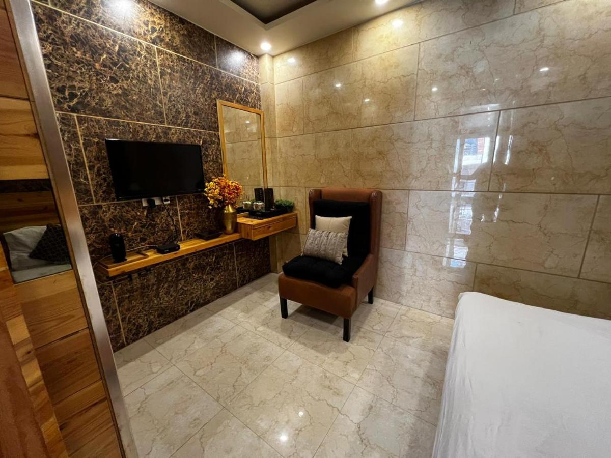 Divine Studios Rajouri Garden New Delhi Eksteriør bilde