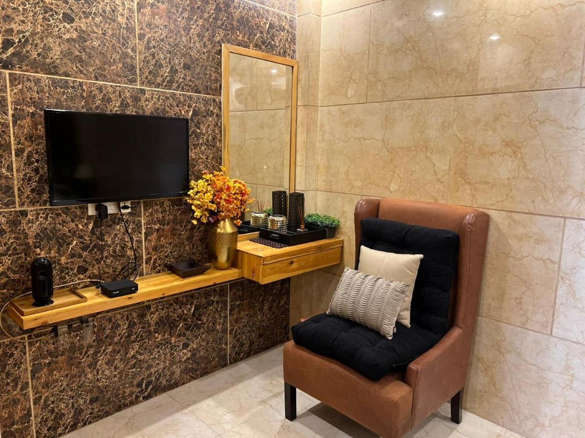 Divine Studios Rajouri Garden New Delhi Eksteriør bilde