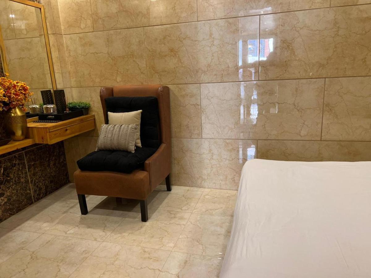 Divine Studios Rajouri Garden New Delhi Eksteriør bilde