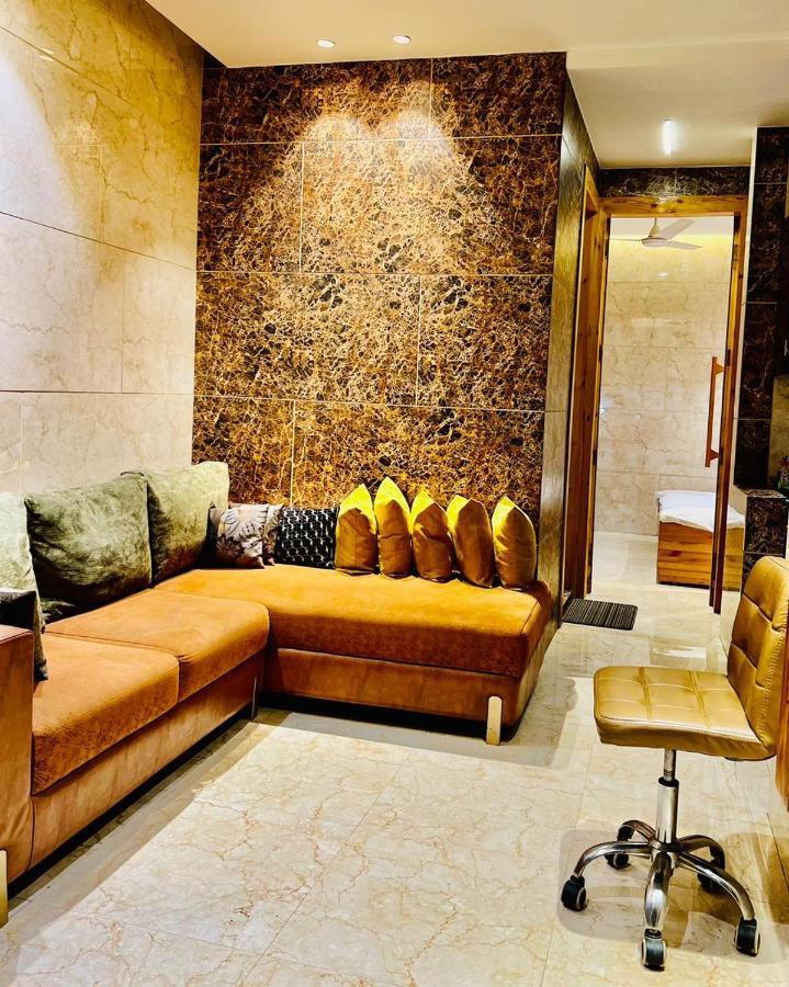 Divine Studios Rajouri Garden New Delhi Eksteriør bilde