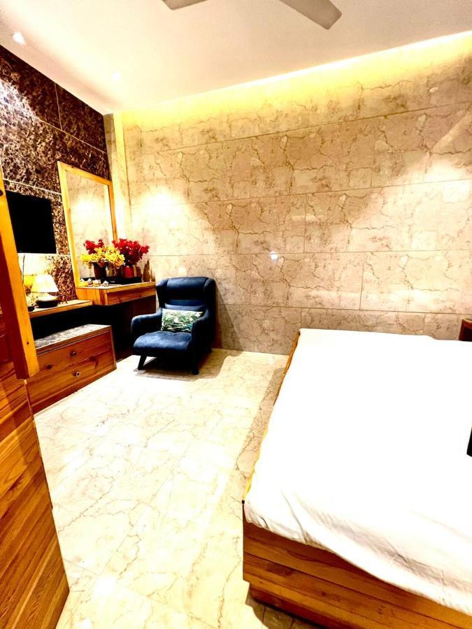 Divine Studios Rajouri Garden New Delhi Eksteriør bilde
