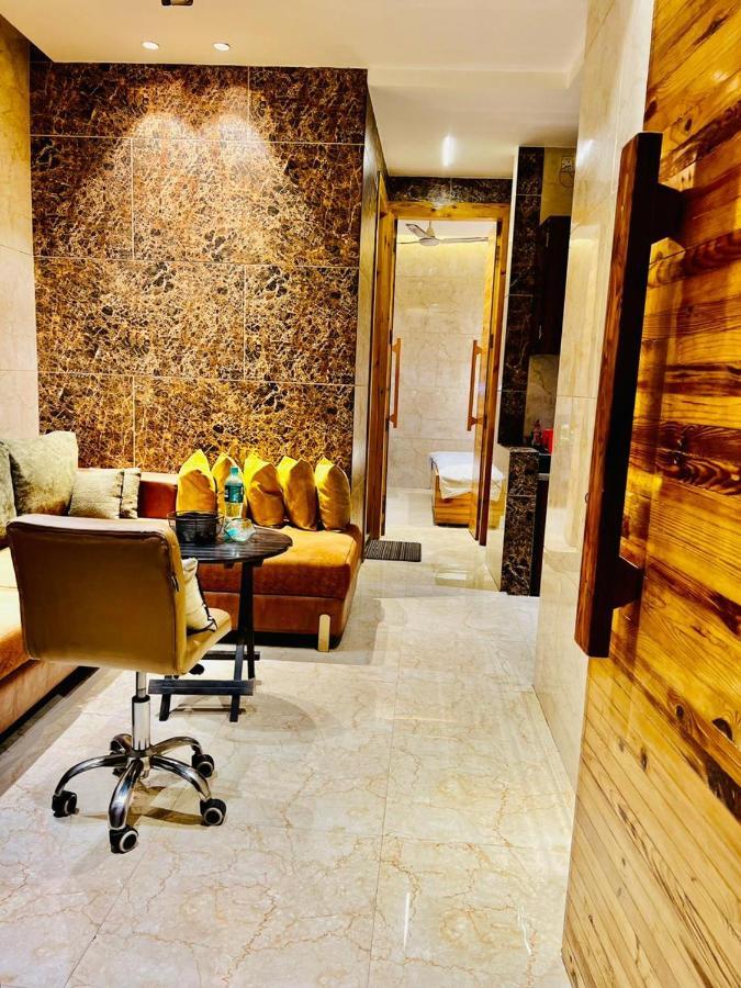 Divine Studios Rajouri Garden New Delhi Eksteriør bilde