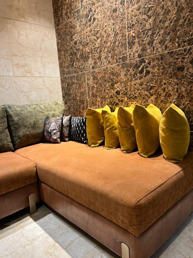 Divine Studios Rajouri Garden New Delhi Eksteriør bilde